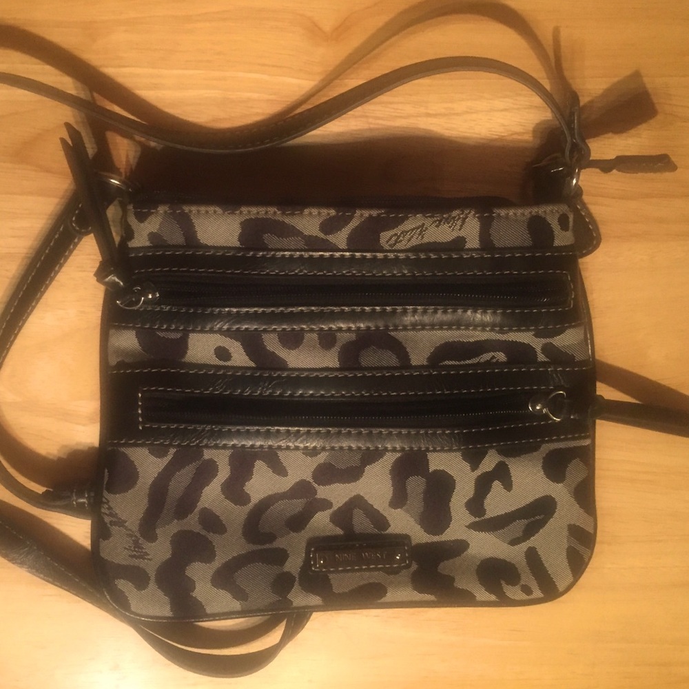 Nine West Crossbody purse, with adjustable Strap